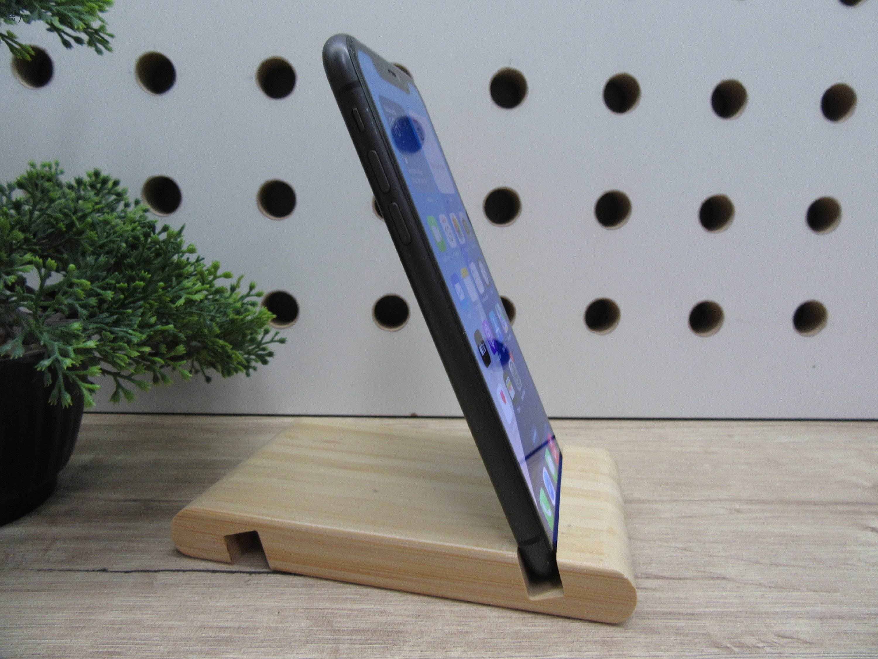 Apple iPhone 11 - Használt, megkímélt