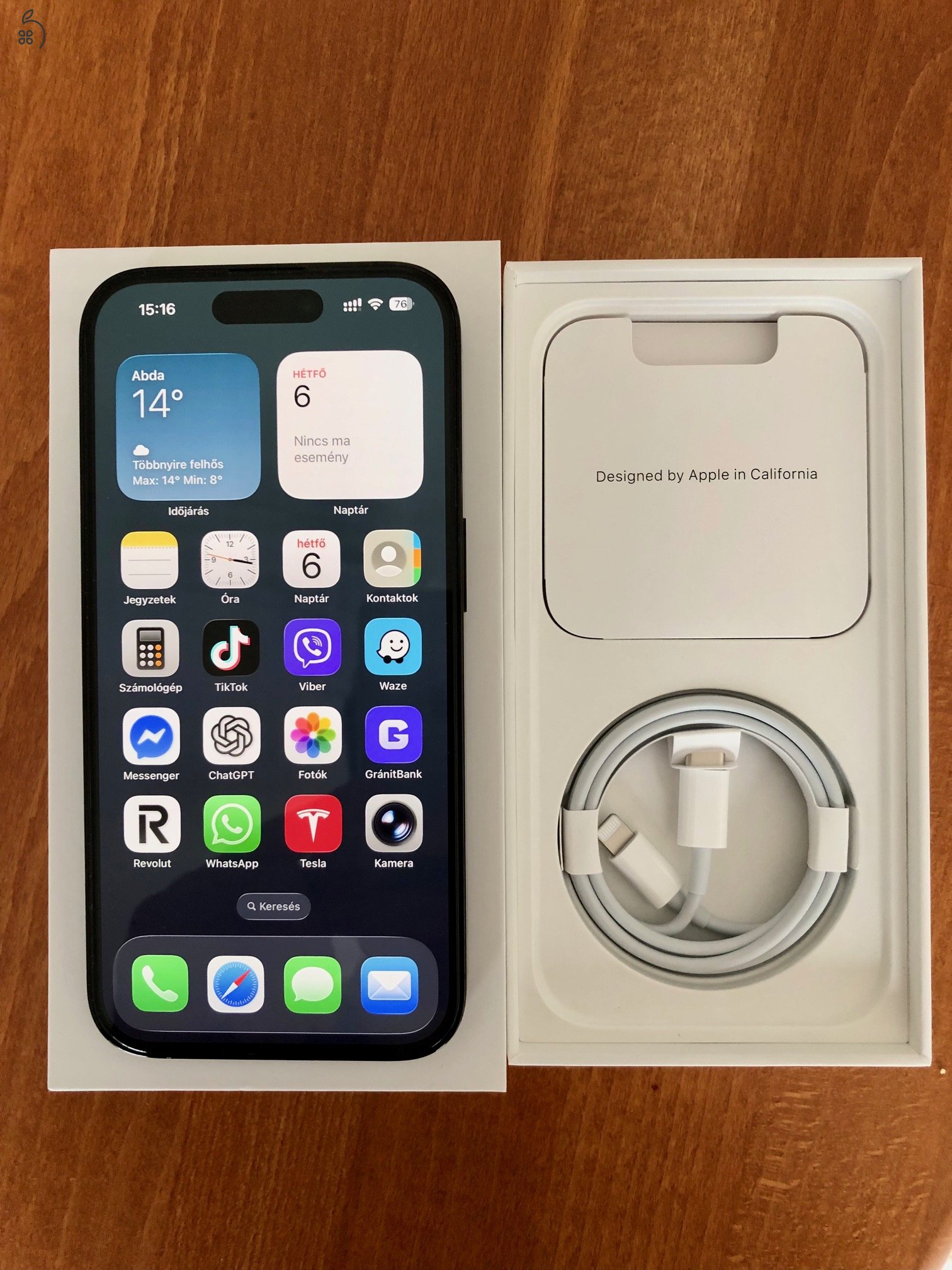 Karcmentes Apple től vásárolt nagyon szép állapot.