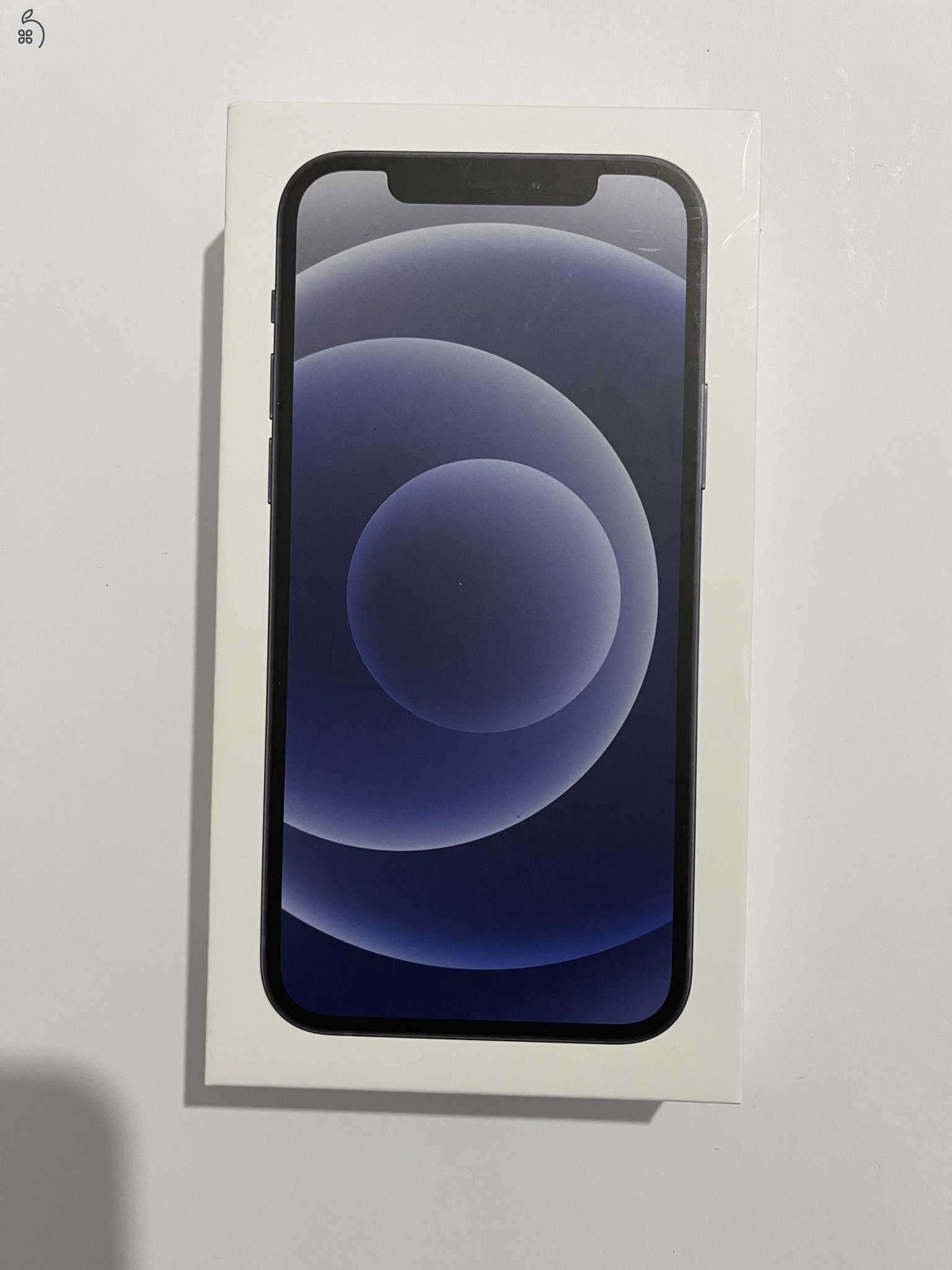 Eladó iPhone 12 fekete színben 128 GB tárhellyel 