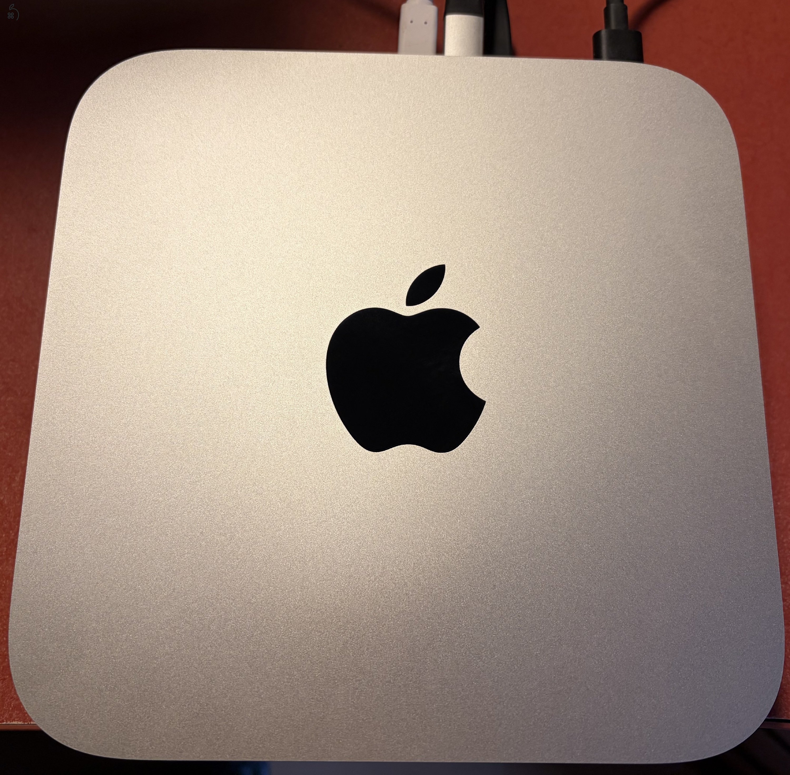 Mac Mini M2, 8 GB, 500 GB tárhely + Satechi Hub