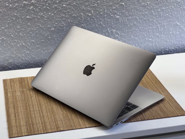 Hibátlan MacBook Air 2019 i5 13”128GB 2 ÉV Garanciával Számlával
