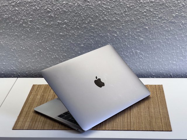 Hibátlan MacBook Air 2019 i5 13”128GB 2 ÉV Garanciával Számlával