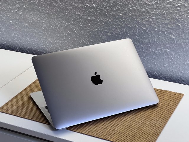 Hibátlan MacBook Air 2019 i5 13”128GB 2 ÉV Garanciával Számlával