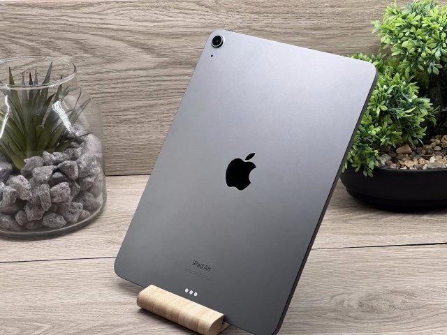 Hibátlan iPad Air 5th Space Gray 256GB 2 ÉV Garanciával Számlával 93% Akksi