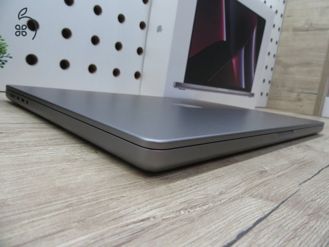Apple MacBook Pro 16” (2021, M1 Pro) – Liquid Retina XDR + ProMotion 120 Hz, brutál üzemidő – 32 GB RAM – 512 GB SSD – Használt, újszerű – 10 ciklus / 100% akku – 3 hónap garancia