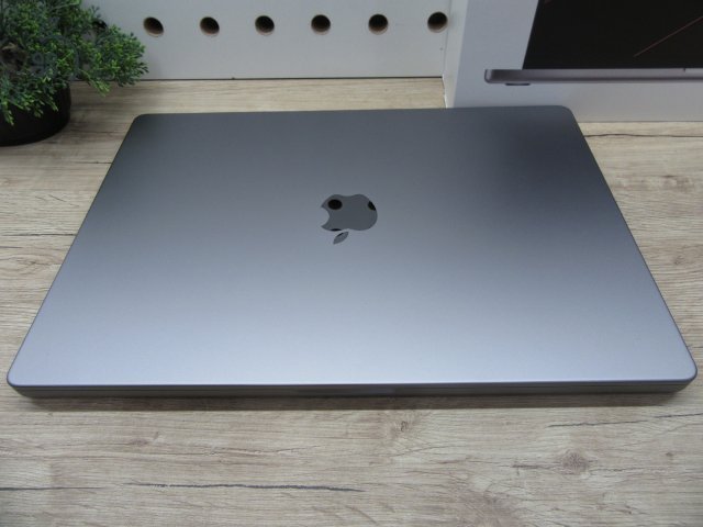 Apple MacBook Pro 16” (2021, M1 Pro) – Liquid Retina XDR + ProMotion 120 Hz, brutál üzemidő – 32 GB RAM – 512 GB SSD – Használt, újszerű – 10 ciklus / 100% akku – 3 hónap garancia