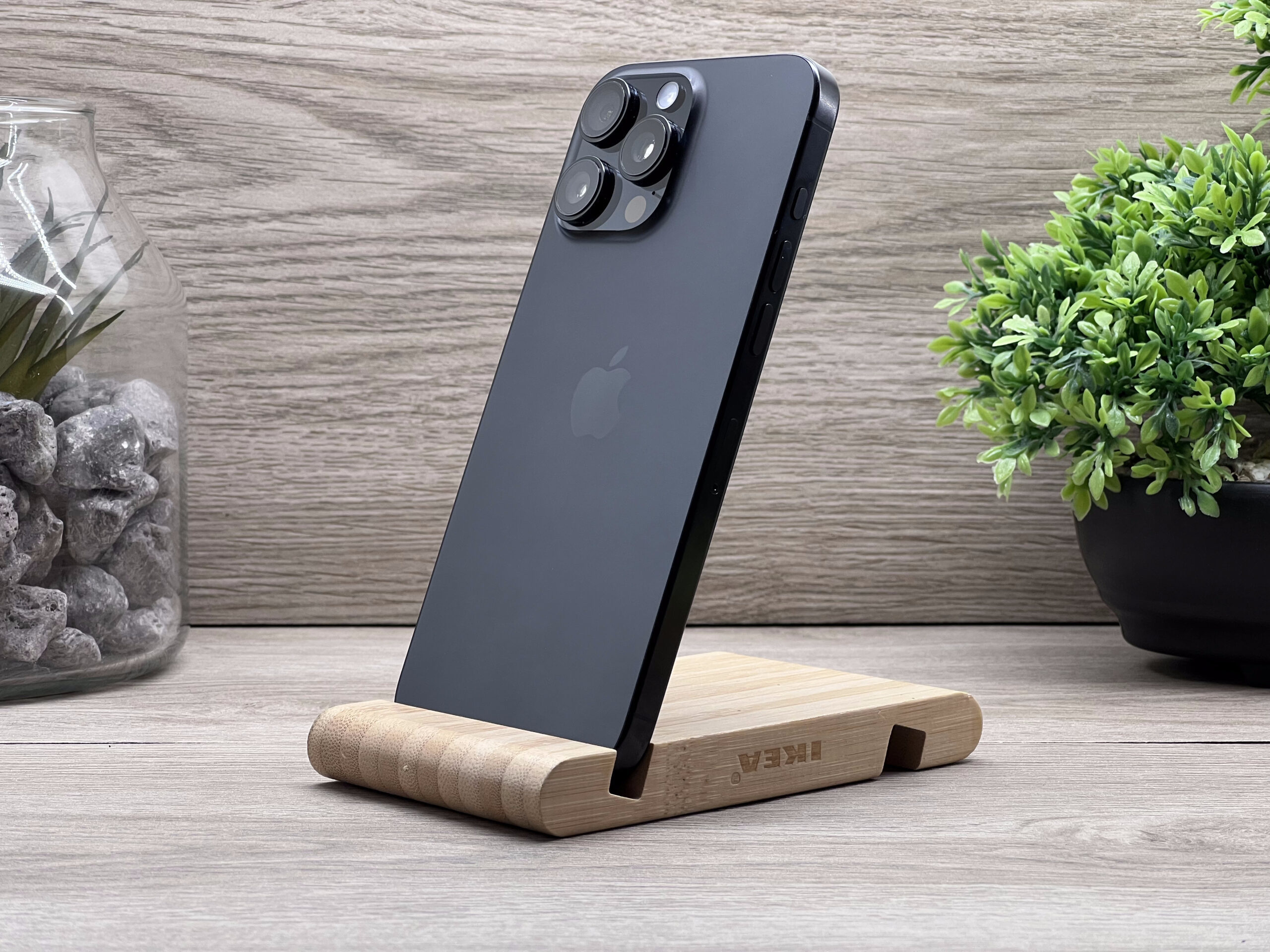 Hibátlan iPhone 16 Pro Max Black Titanium 256GB 2 ÉV Garanciával Számlával 100% Akksi
