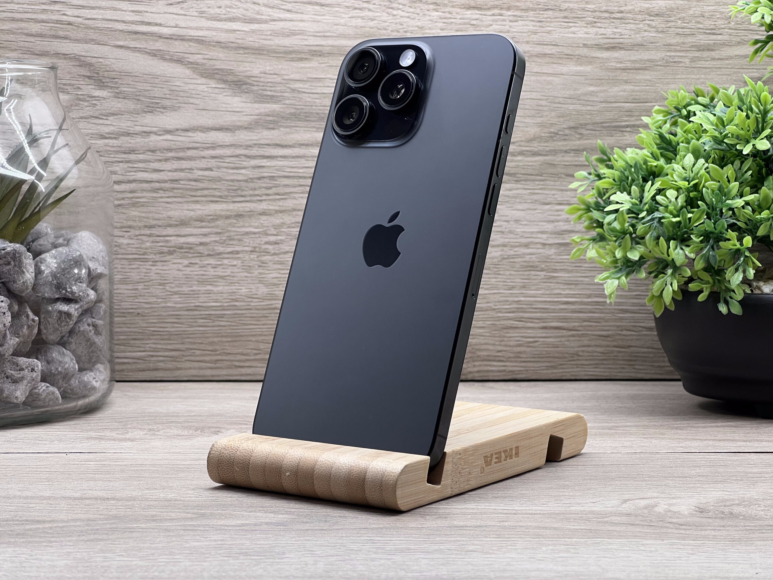 Hibátlan iPhone 16 Pro Max Black Titanium 256GB 2 ÉV Garanciával Számlával 100% Akksi