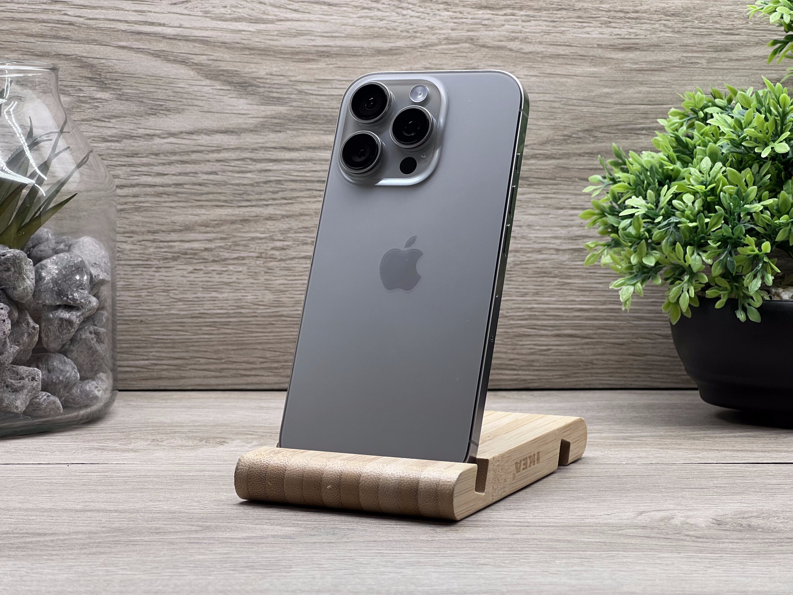 Hibátlan iPhone 16 Pro Natural Titanium 128GB 2 ÉV Garanciával Számlával 100% Akksi