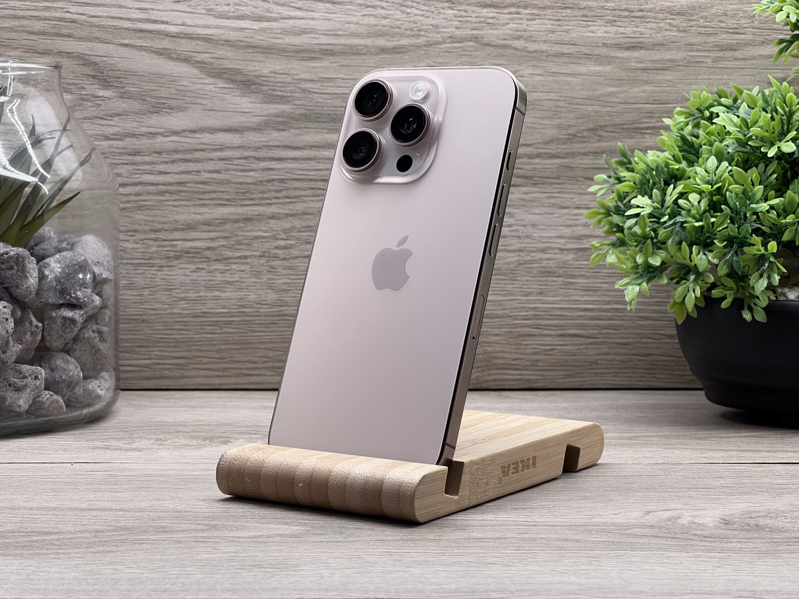 Hibátlan iPhone 16 Pro Desert Titanium 128GB 2 ÉV Garanciával Számlával 94% Akksi
