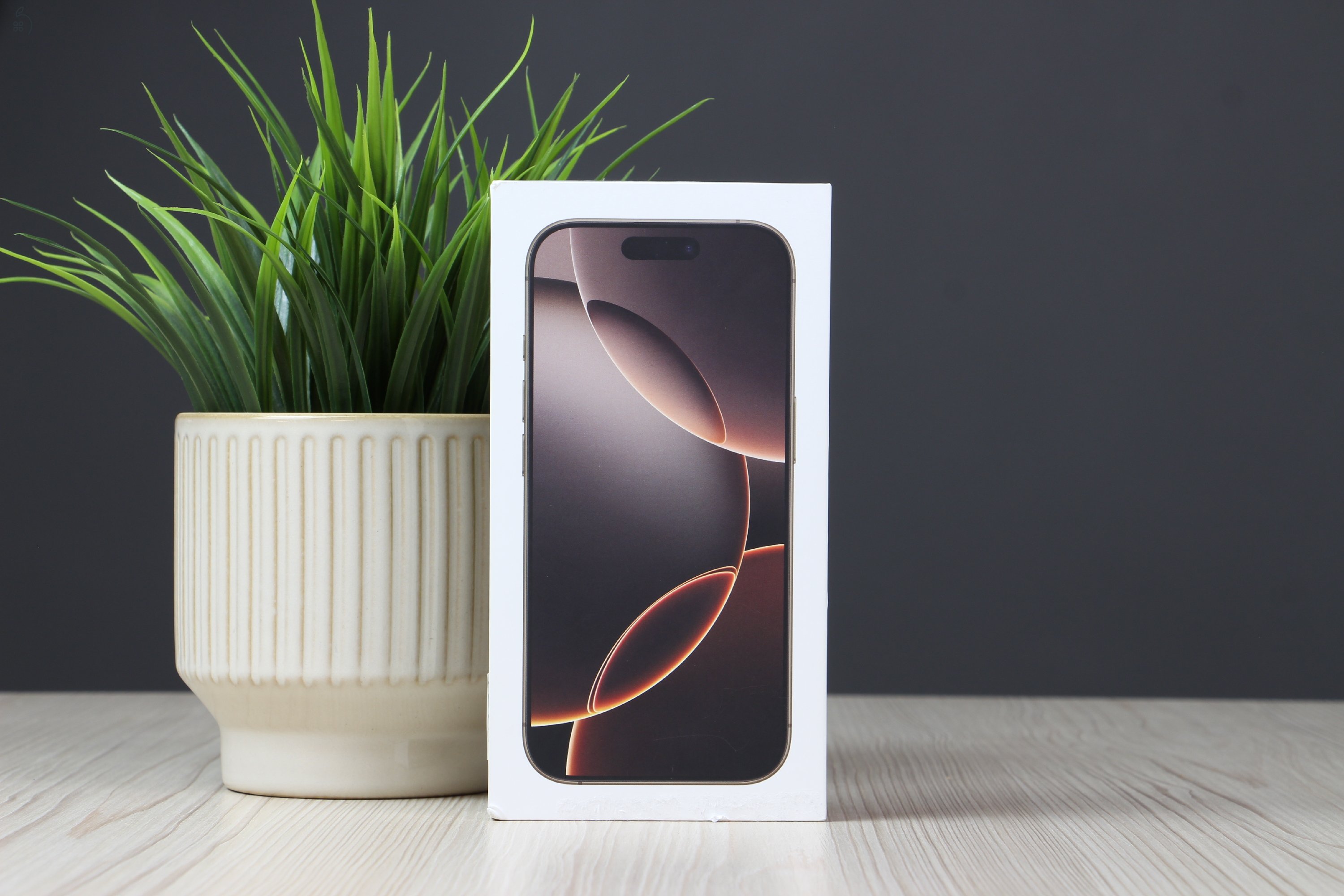 Újszerű iPhone 16 Pro 512 Desert Gold US-7279