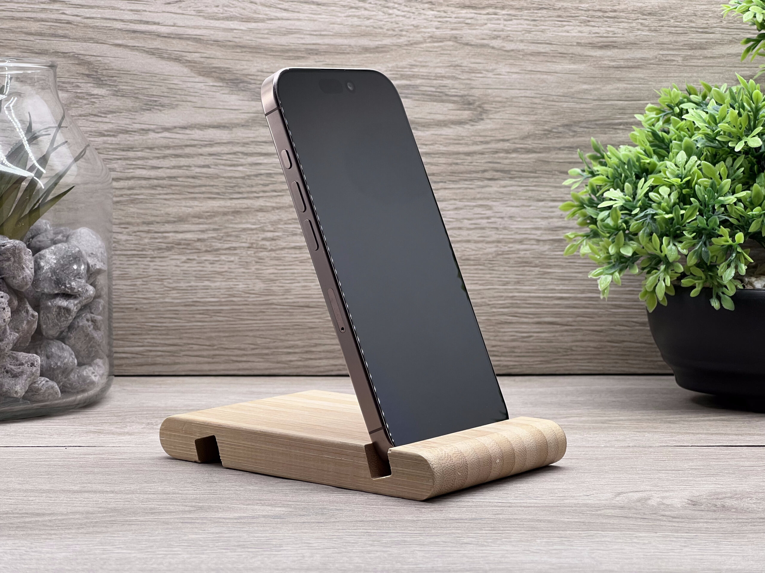 Hibátlan iPhone 16 Pro Desert Titanium 256GB 2 ÉV Garanciával Számlával 93% Akksi