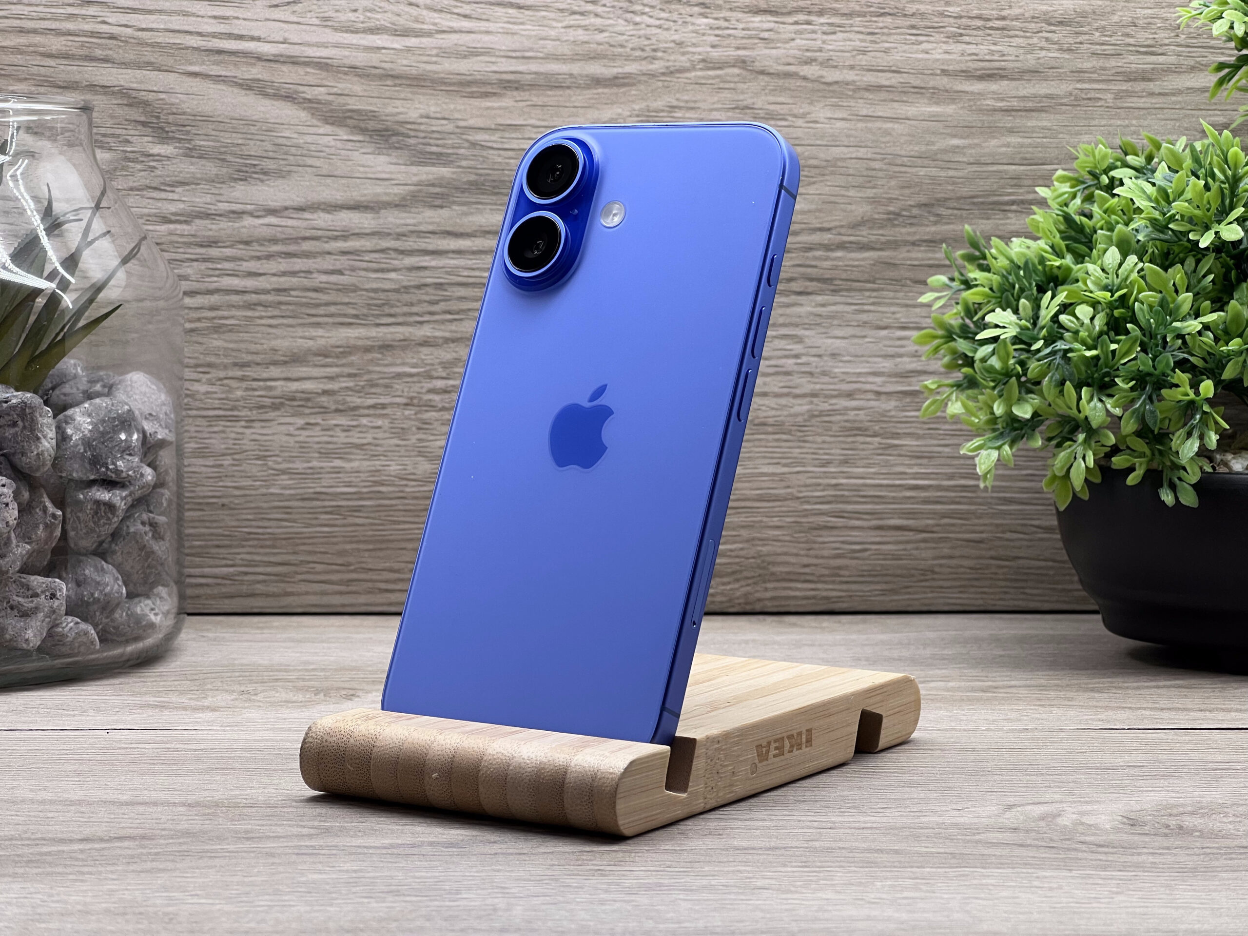 Hibátlan iPhone 16 Marine Blue 128GB 2 ÉV Garanciával Számlával 96% Akksi