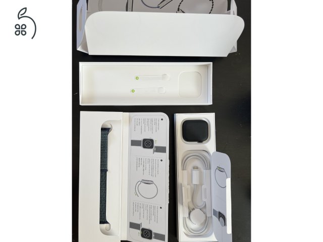 Apple Watch S9 ESIM Éjfekete 45 mm Midnight Loop