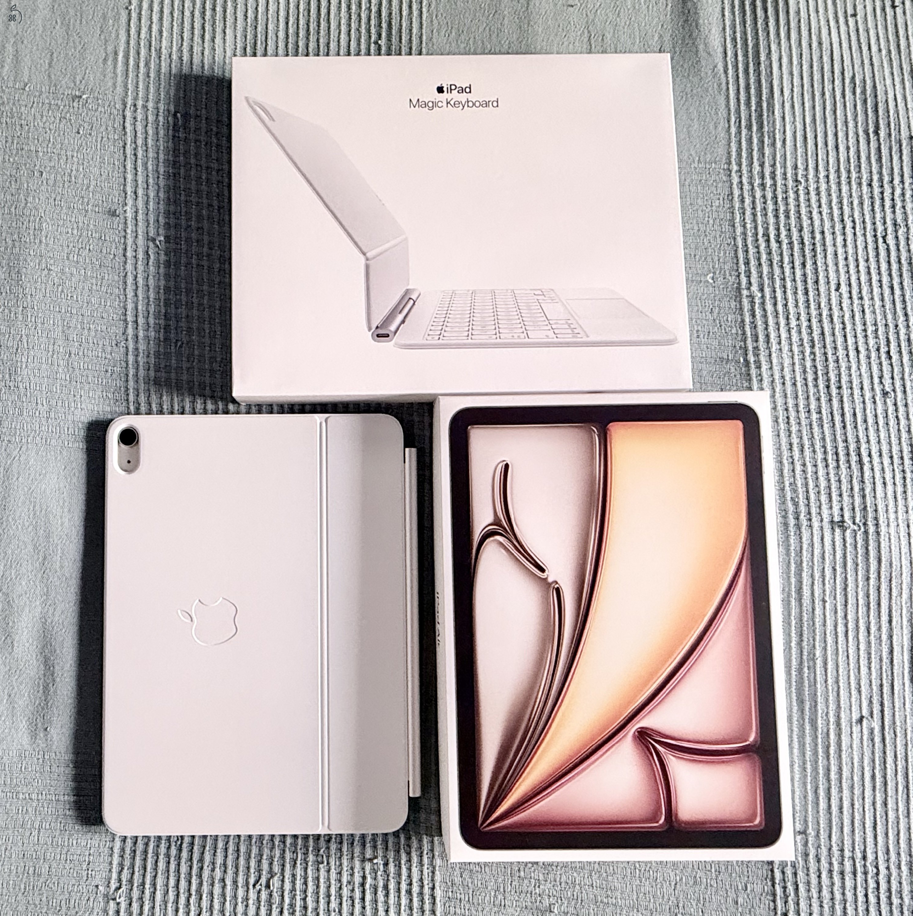 ÚJ (3 hónapos) M3 iPad Air (11”, 128 GB, csillagfény) + Magic Keyboard (magyar)