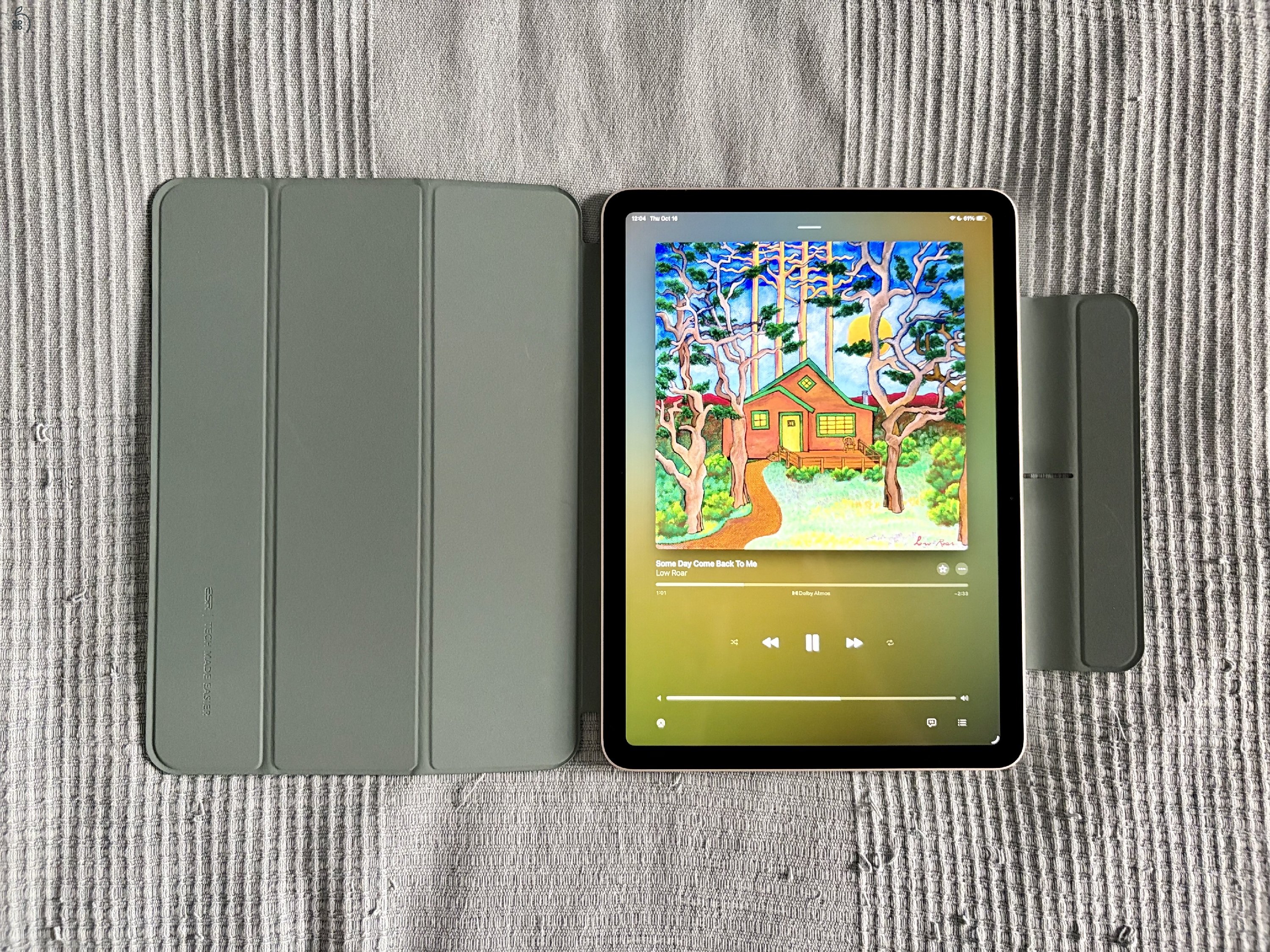 ÚJ (3 hónapos) M3 iPad Air (11”, 128 GB, csillagfény) + Magic Keyboard (magyar)