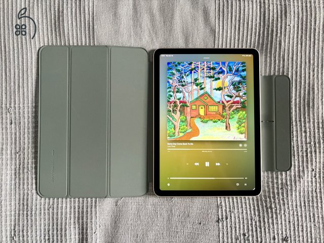 ÚJ (3 hónapos) M3 iPad Air (11”, 128 GB, csillagfény) + Magic Keyboard (magyar)