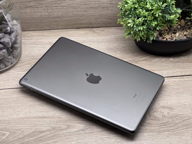 iPad 8th Space Gray 128GB 2 ÉV Garanciával Számlával 95% Akku