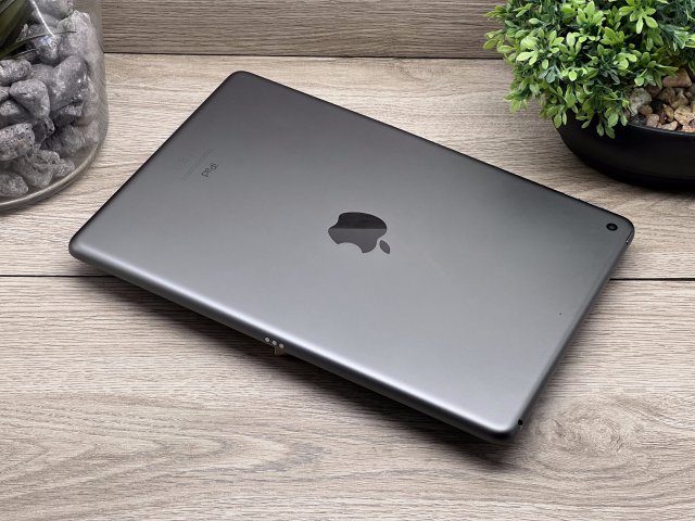 iPad 8th Space Gray 128GB 2 ÉV Garanciával Számlával 95% Akku