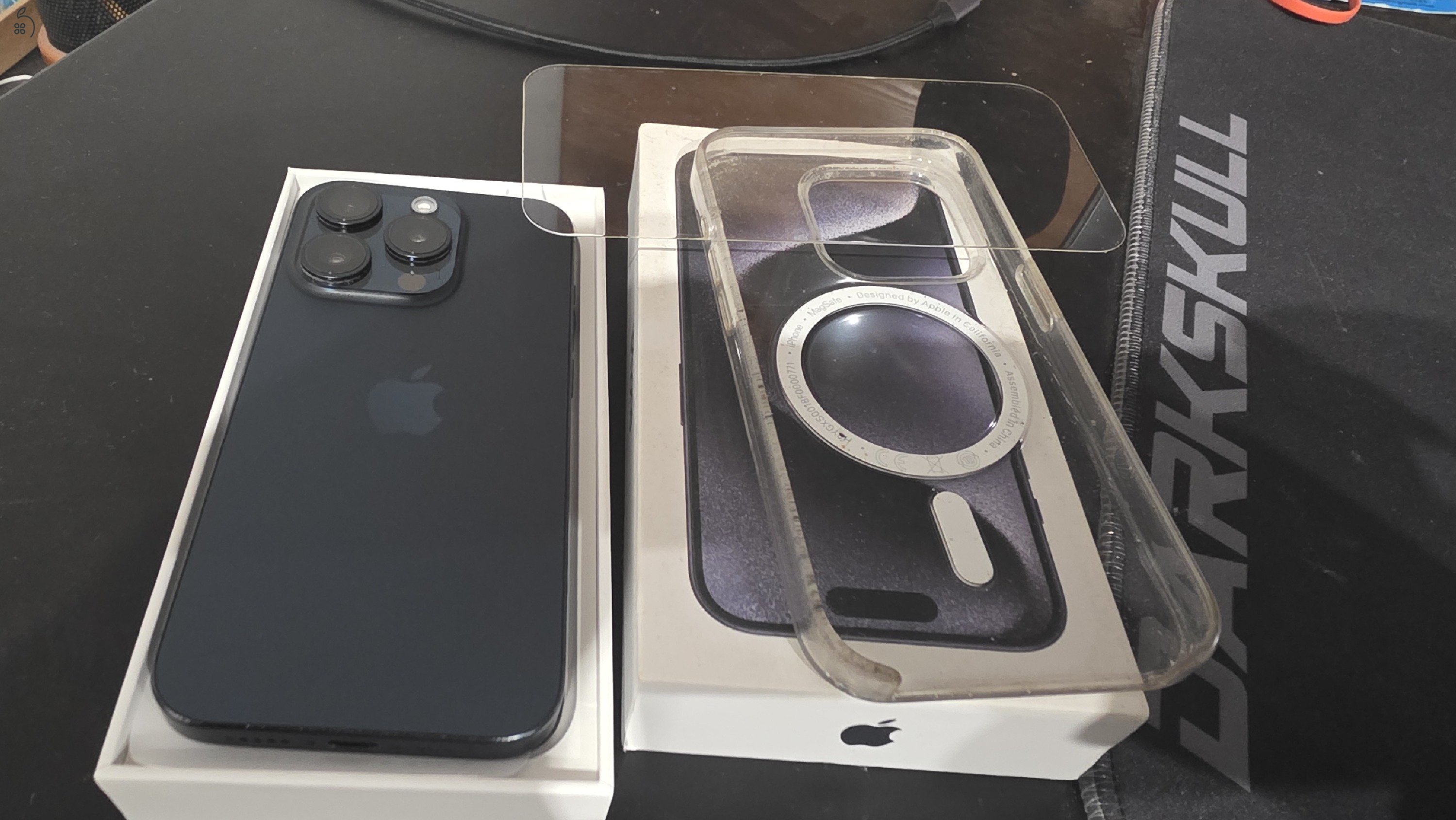 2 éves Apple iPhone 15 Pro titánkék 128GB eladó