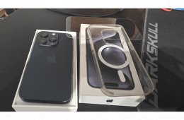 2 éves Apple iPhone 15 Pro titánkék 128GB eladó