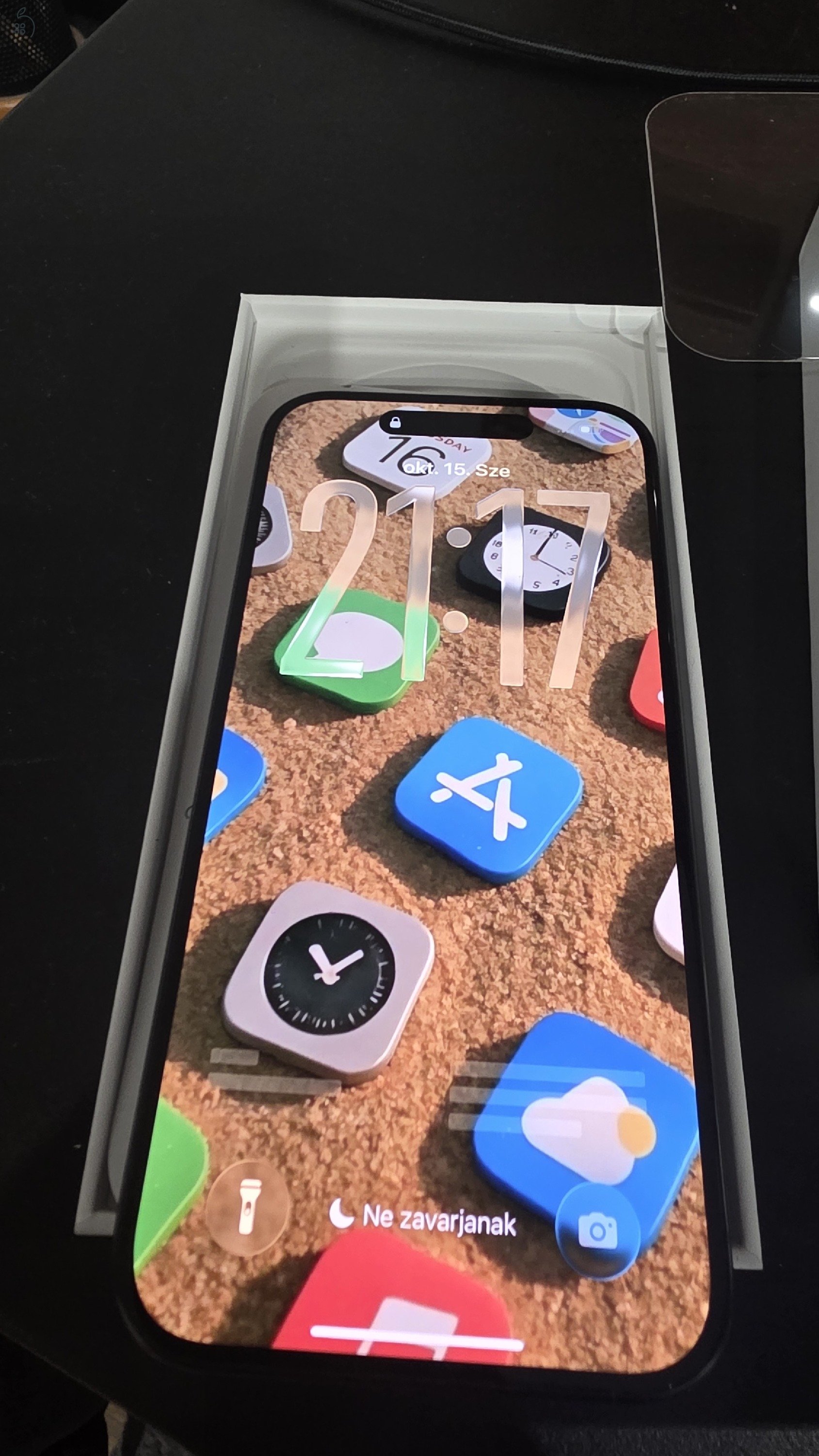 2 éves Apple iPhone 15 Pro titánkék 128GB eladó