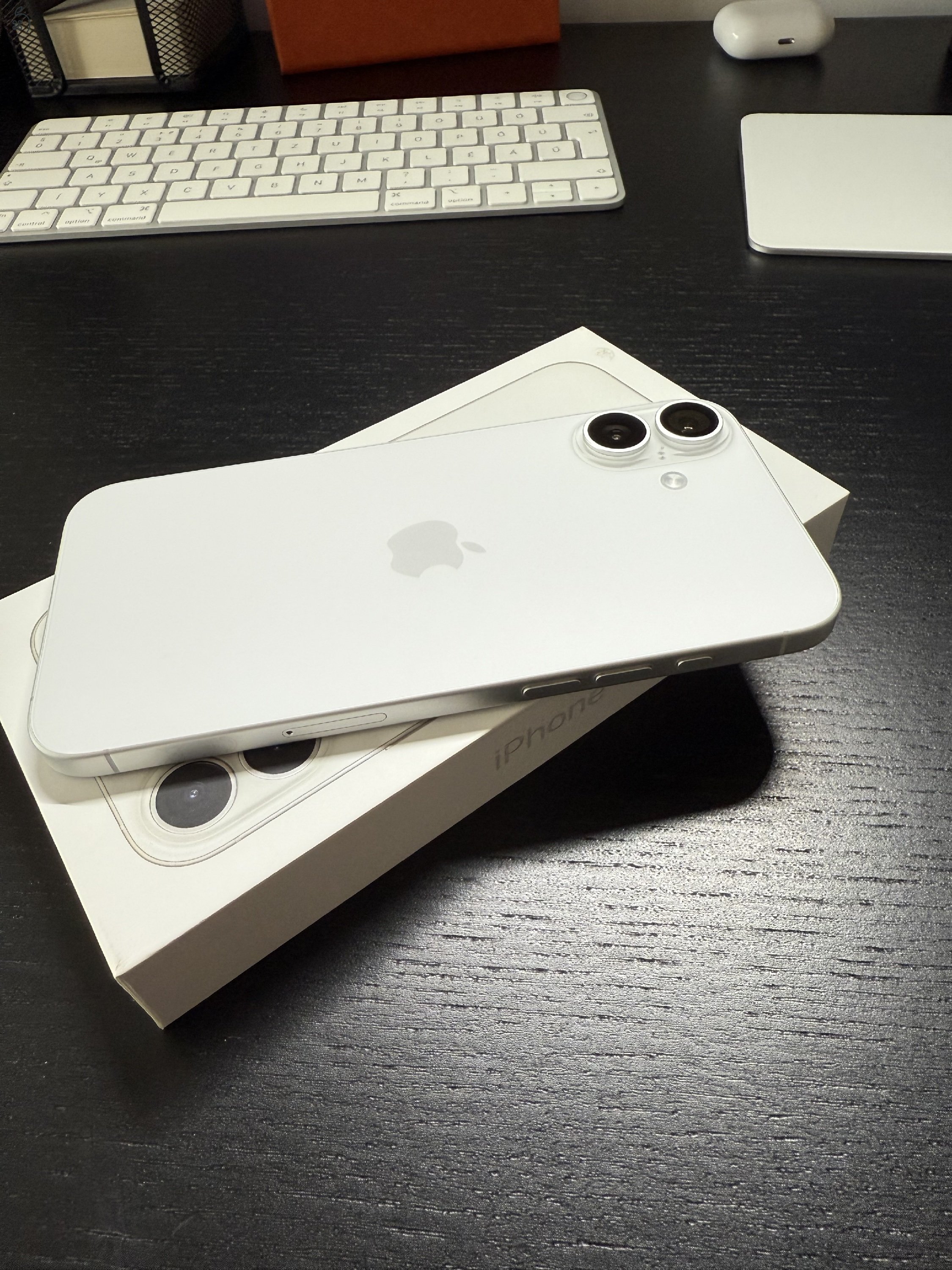iPhone 16 Plus 128 GB Fehér - Kártyafüggetlen, 100% Akkumulátor