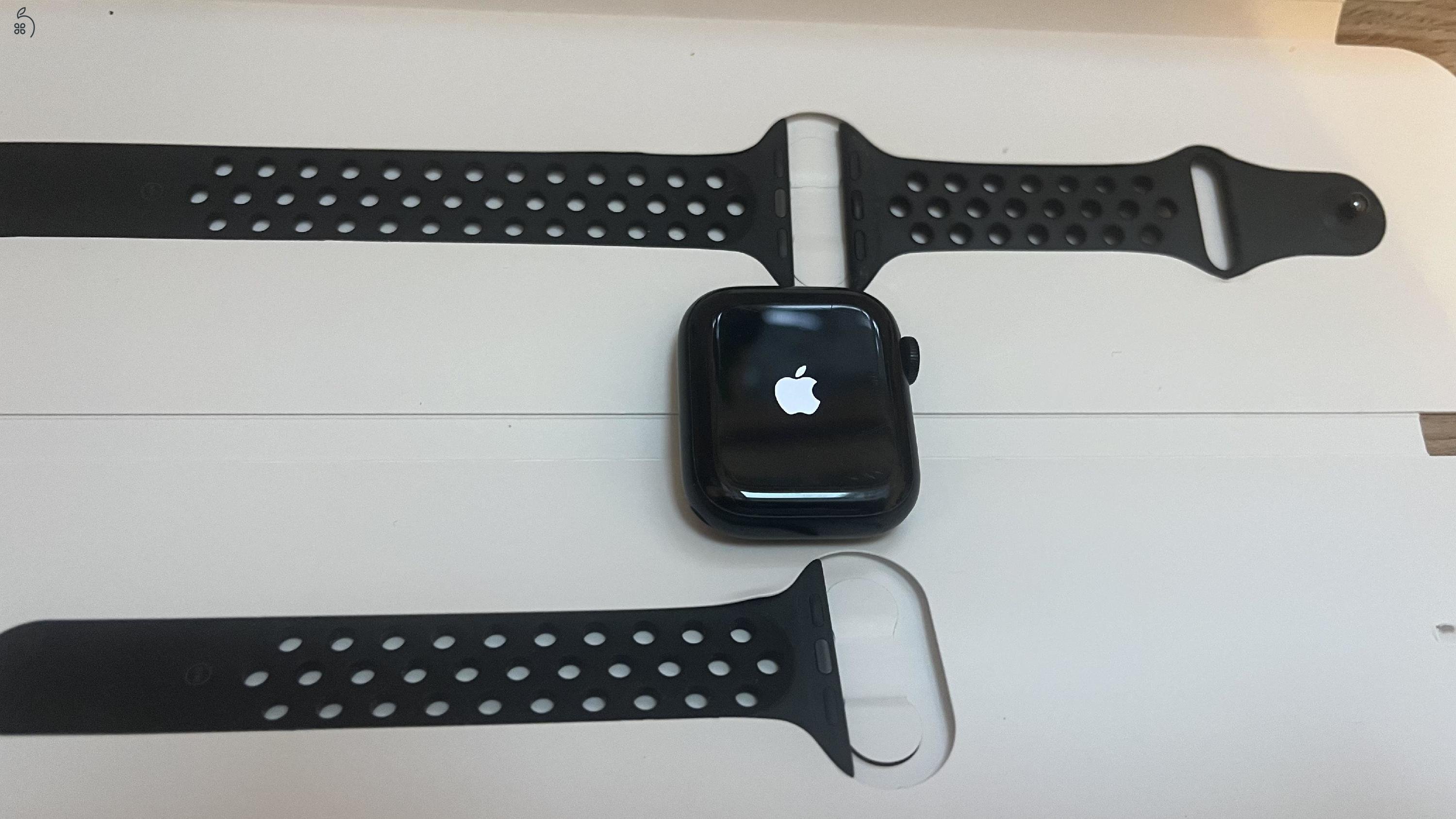 Apple Watch 7 Nike GPS 41mm fekete