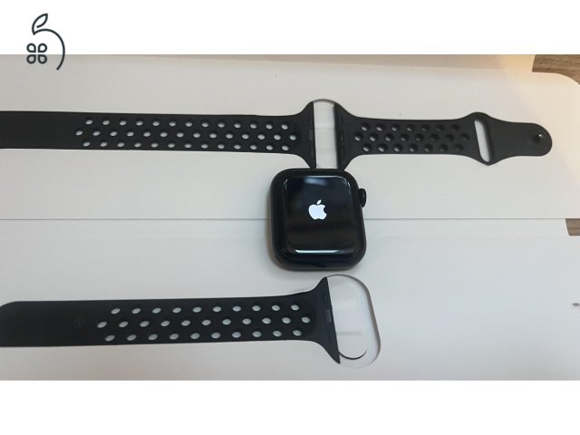 Apple Watch 7 Nike GPS 41mm fekete