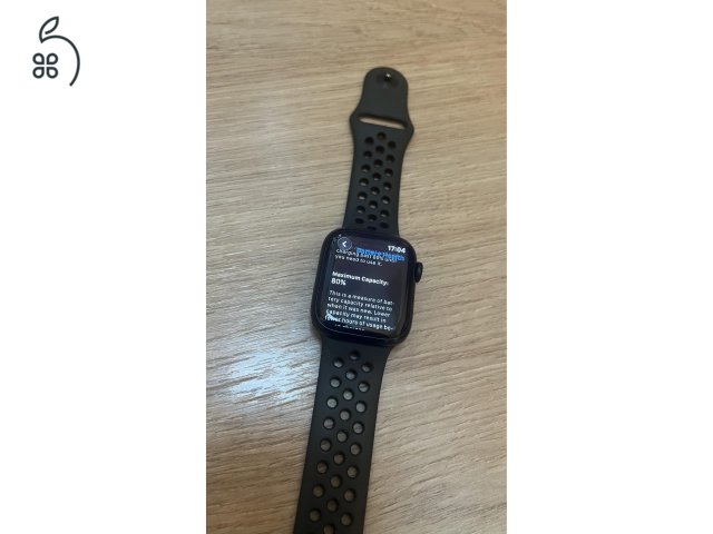 Apple Watch 7 Nike GPS 41mm fekete