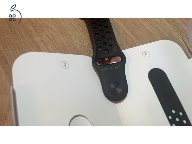 Apple Watch 7 Nike GPS 41mm fekete