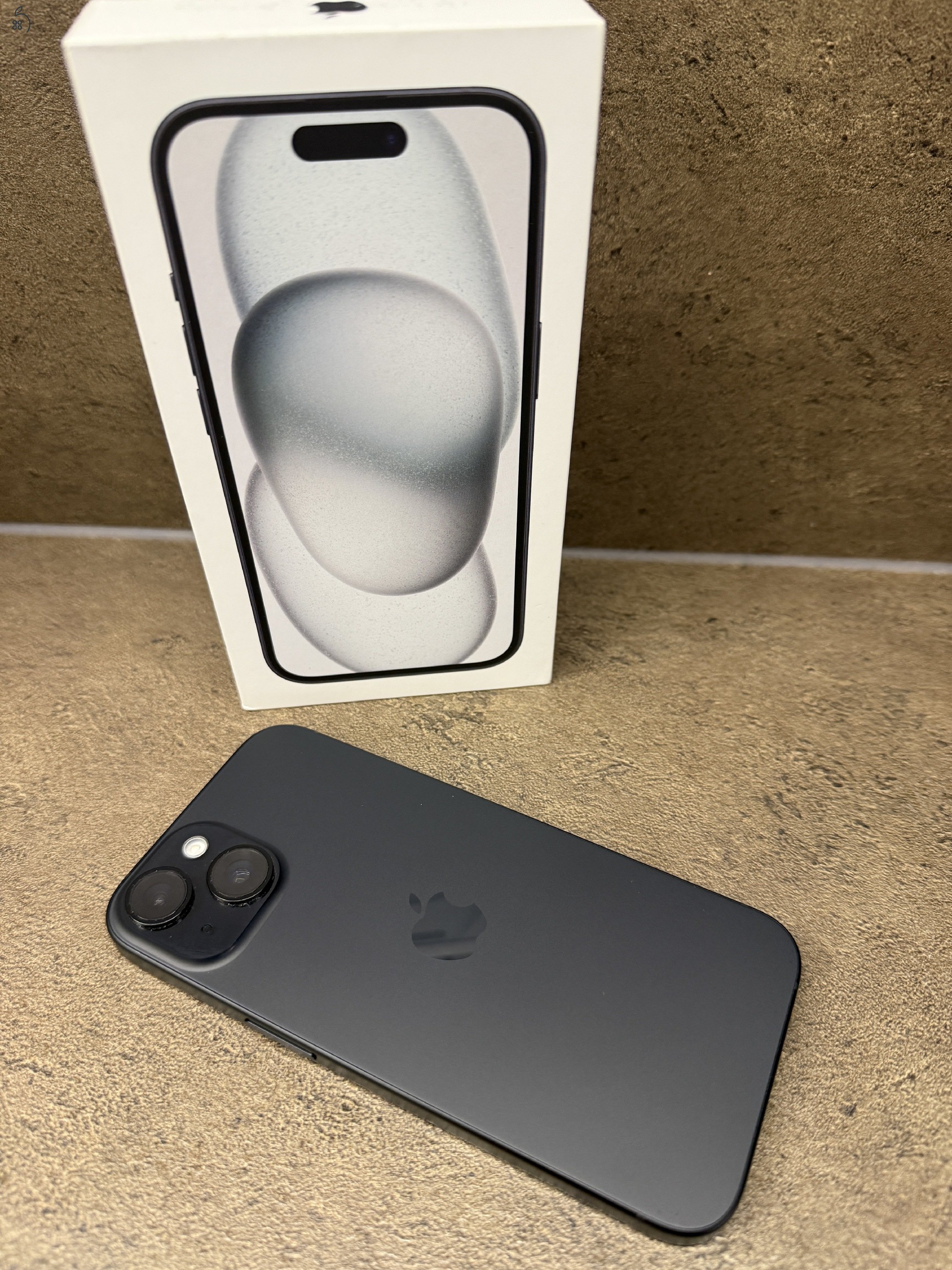 Eladó újszerű iPhone 15 128 GB Fekete, gyárilag független! 