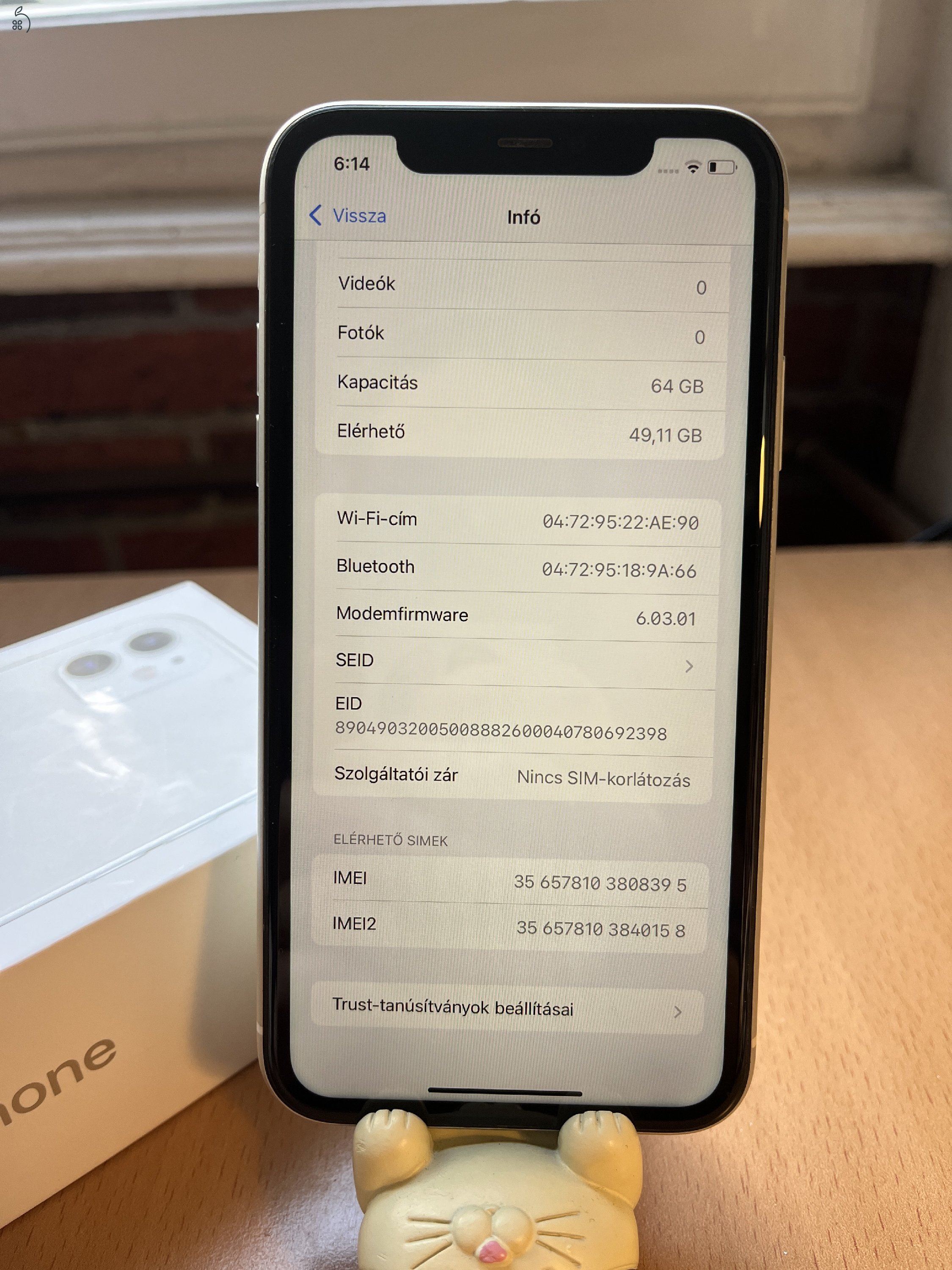 Fehér iPhone 11 64GB első tulajdonostól