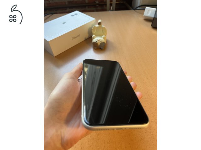 Fehér iPhone 11 64GB első tulajdonostól