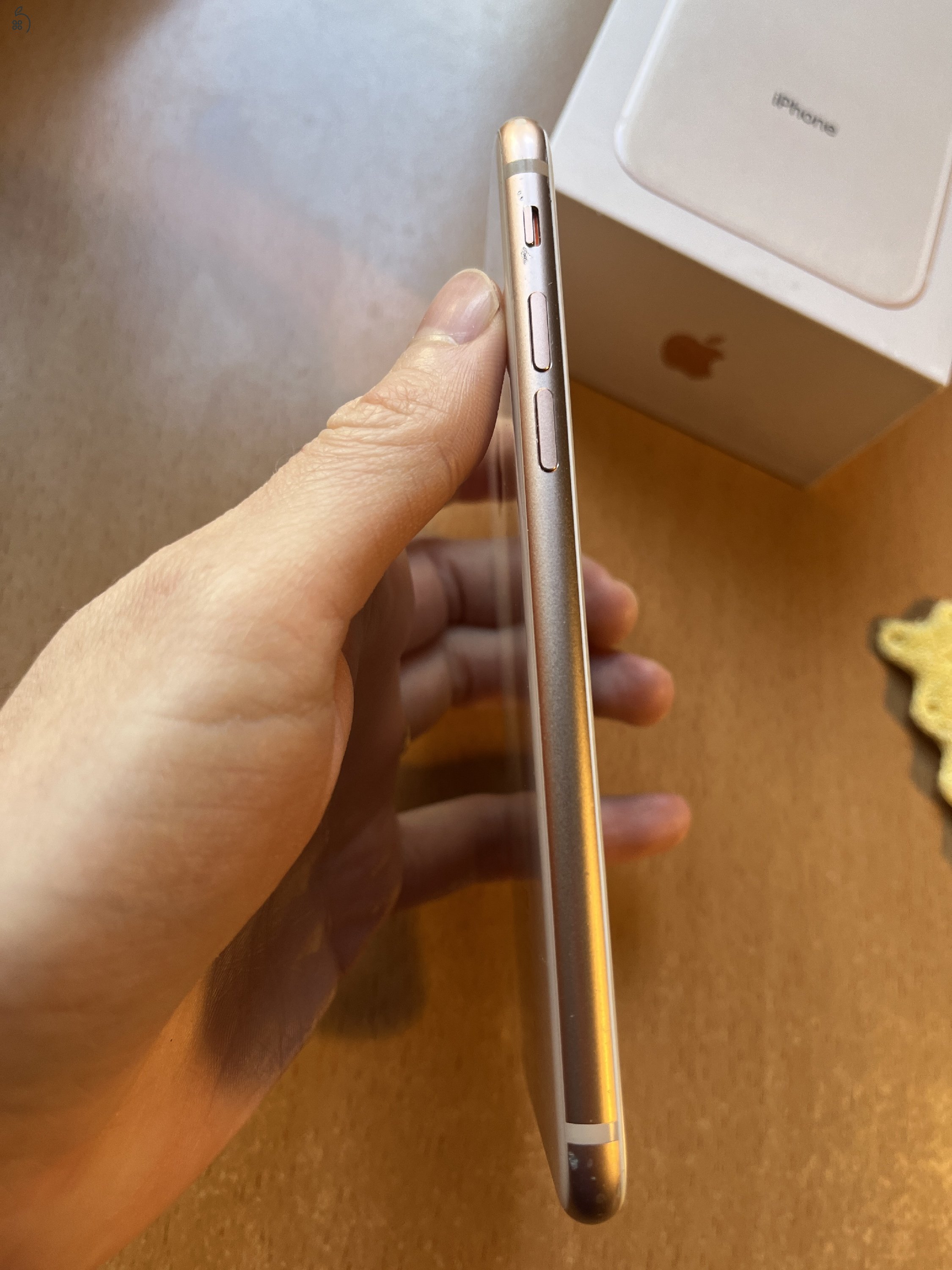 Fehér iPhone 11 64GB első tulajdonostól
