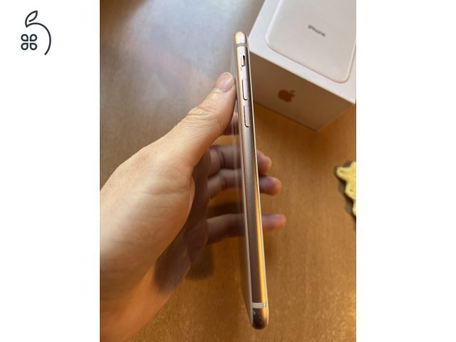 Fehér iPhone 11 64GB első tulajdonostól