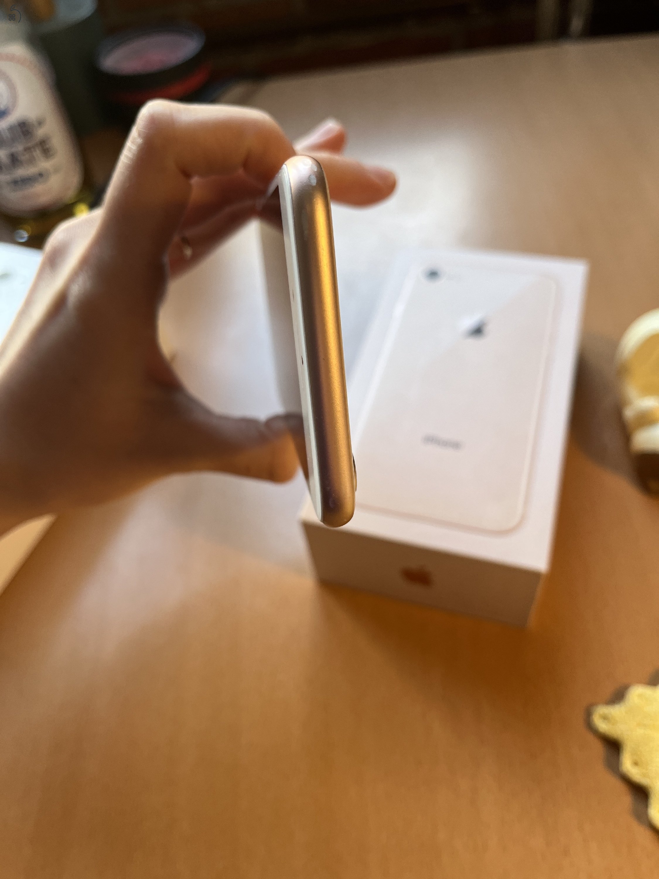 Gold iPhone 8 64GB