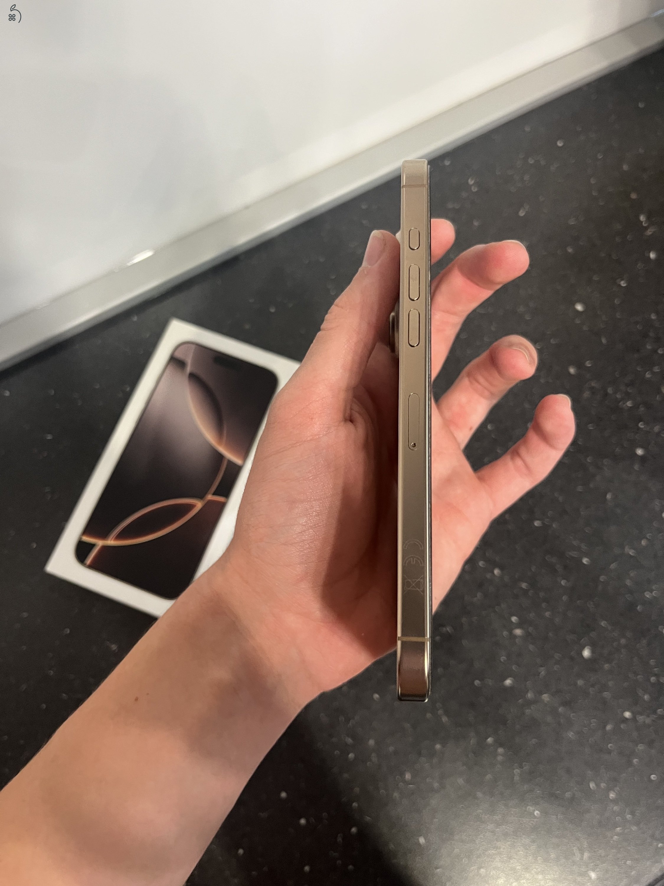 Eladó iphone 16 pro max, sivatagszínű, 256gb, 100%os akkumulátor, számla, 2026 ápr. ig garancia, kártyafüggetlen.