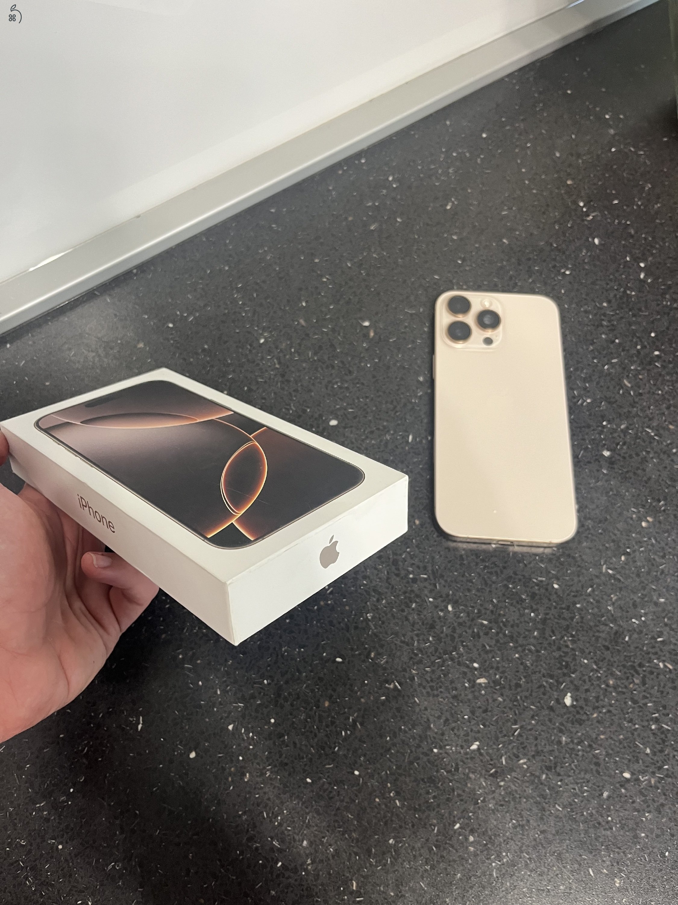 Eladó iphone 16 pro max, sivatagszínű, 256gb, 100%os akkumulátor, számla, 2026 ápr. ig garancia, kártyafüggetlen.