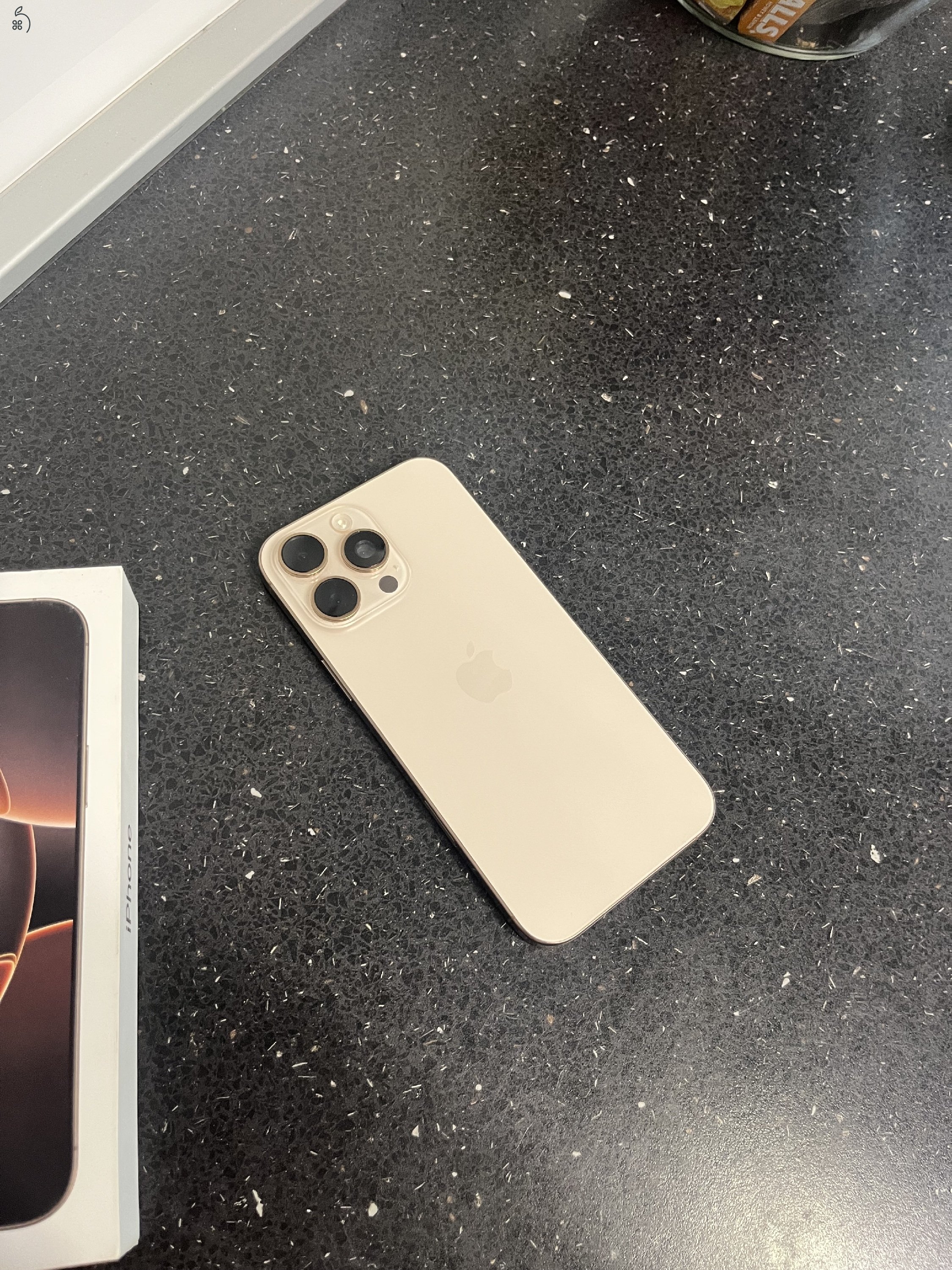 Eladó iphone 16 pro max, sivatagszínű, 256gb, 100%os akkumulátor, számla, 2026 ápr. ig garancia, kártyafüggetlen.