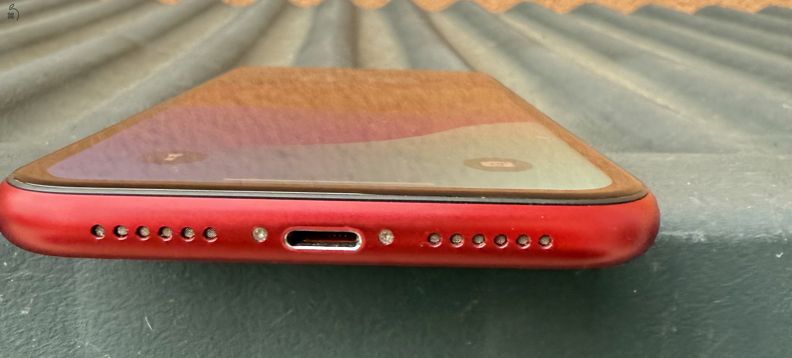 iPhone 11 Piros 64 GB