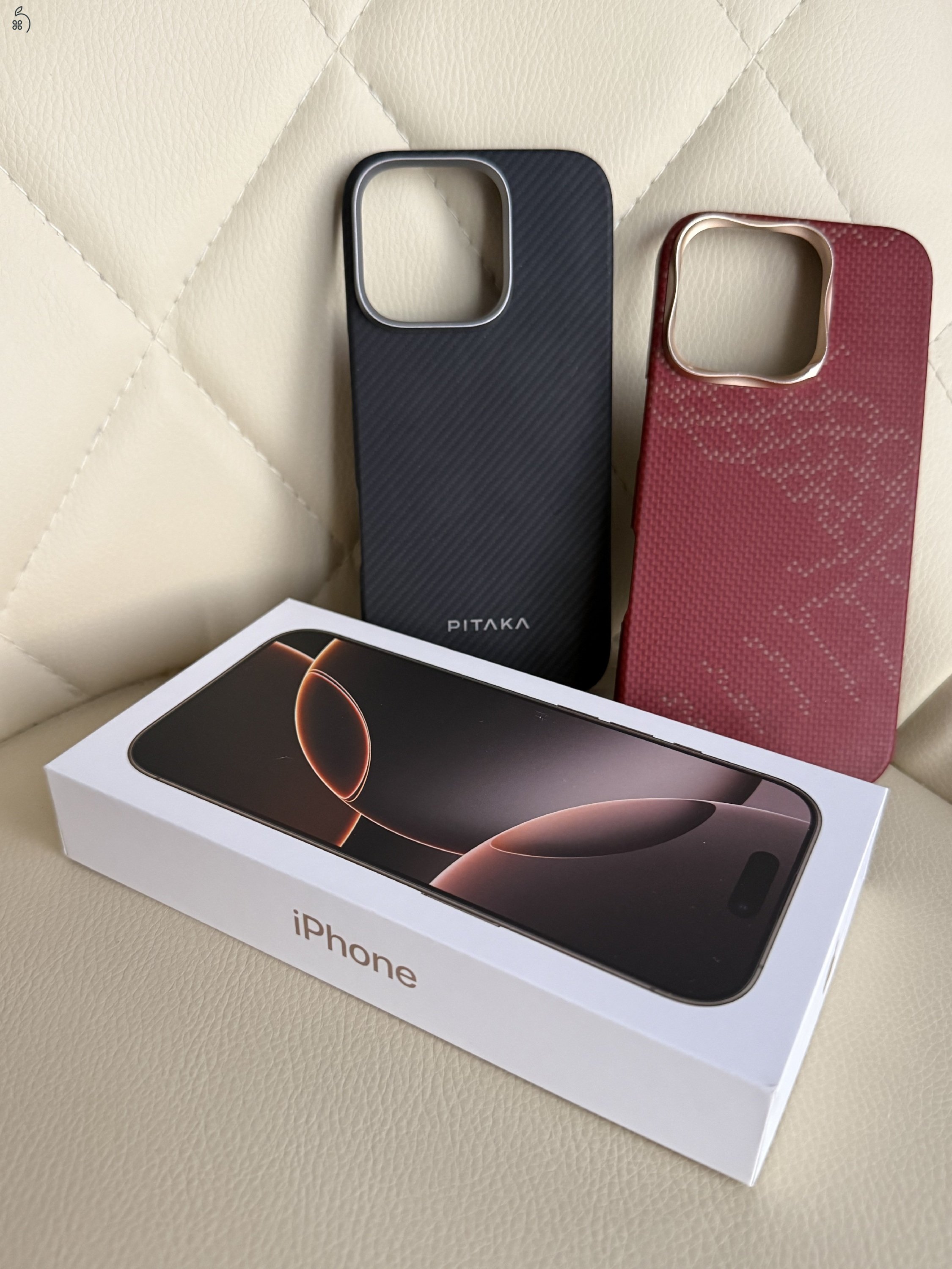 Teljesen újszerű Iphone 16 Pro, 128 Gb, sivatagszínű titán két Pitaka tokkal