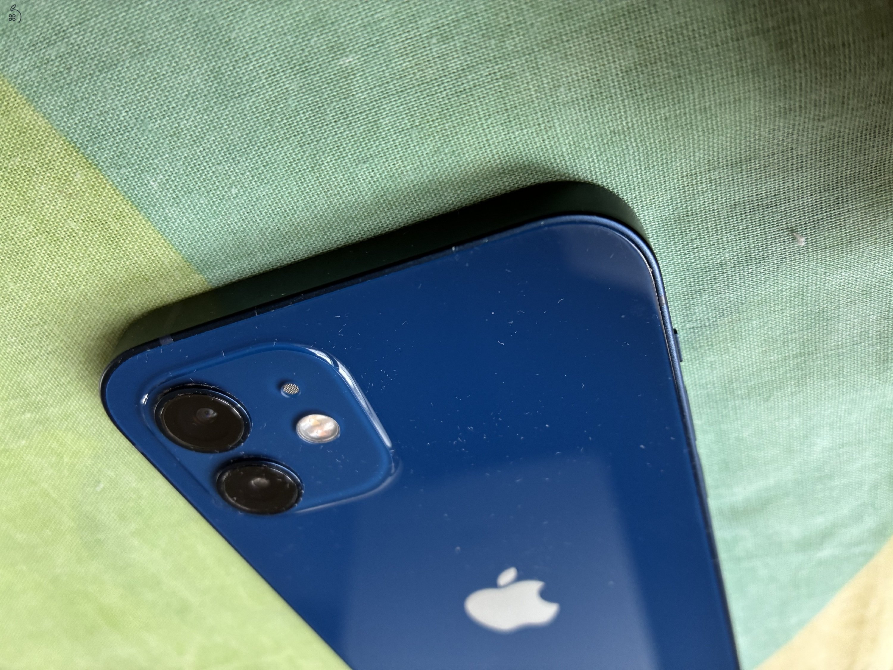 iPhone 12  --   kék  --  64 GB Sérült, szépséghibás.