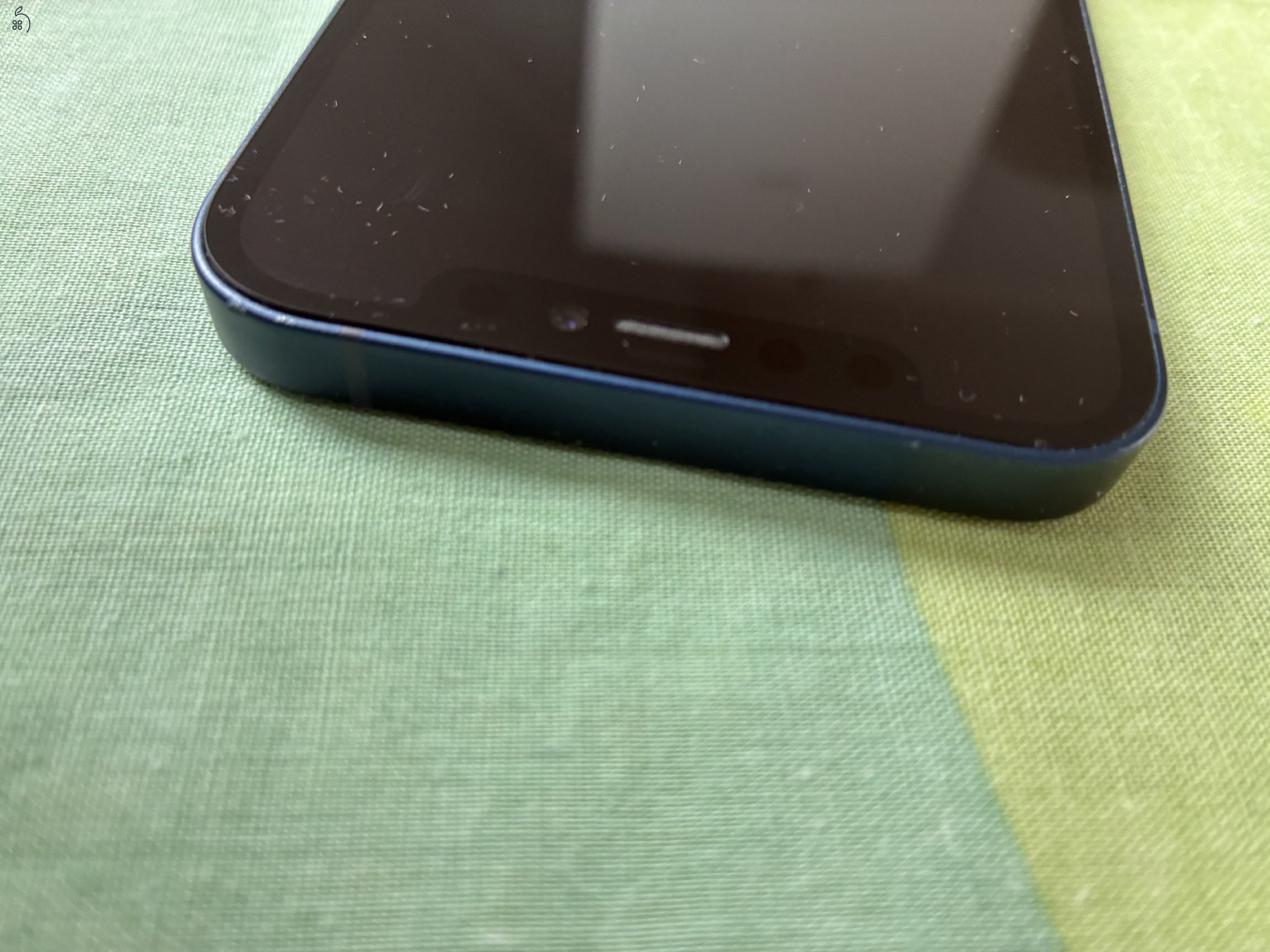 iPhone 12  --   kék  --  64 GB Sérült, szépséghibás.