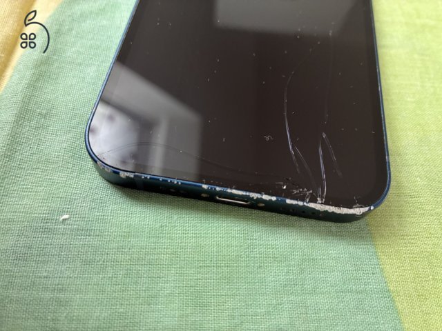 iPhone 12  --   kék  --  64 GB Sérült, szépséghibás.