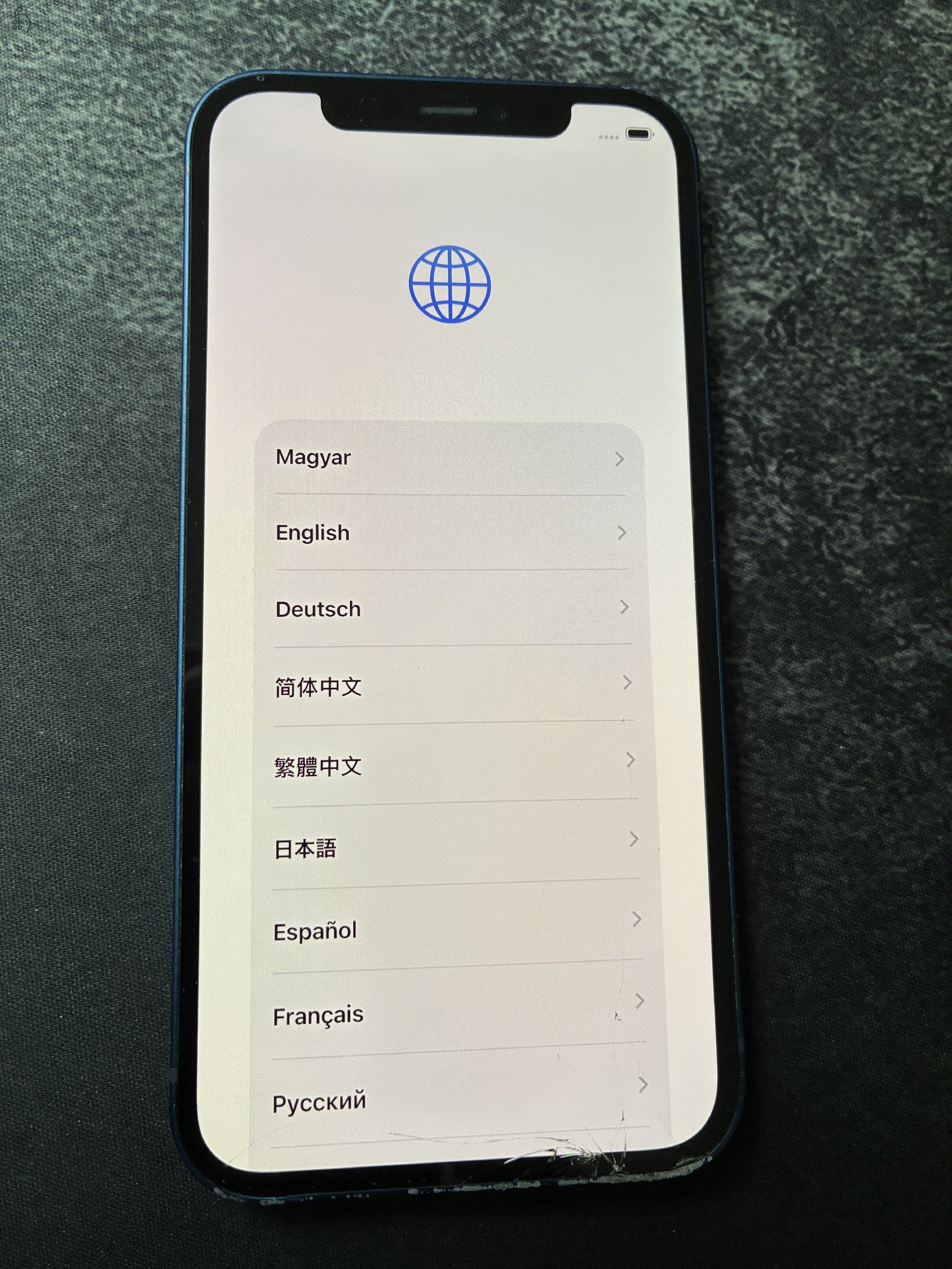 iPhone 12  --   kék  --  64 GB Sérült, szépséghibás.