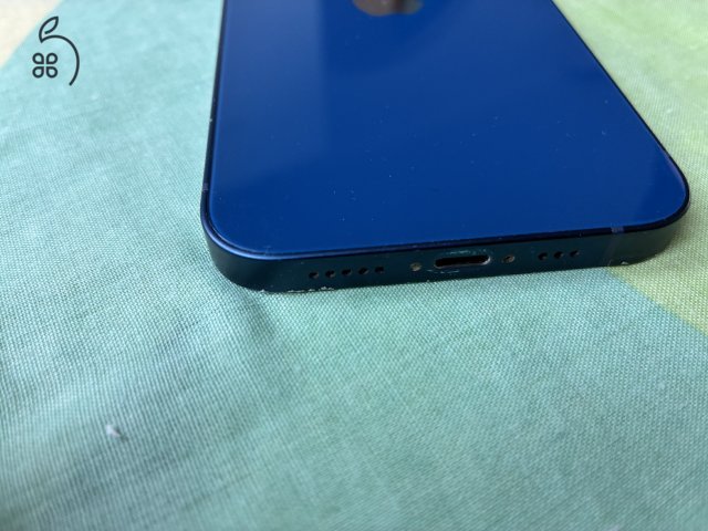 iPhone 12  --   kék  --  64 GB Sérült, szépséghibás.