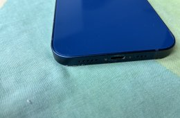 iPhone 12  --   kék  --  64 GB Sérült, szépséghibás.