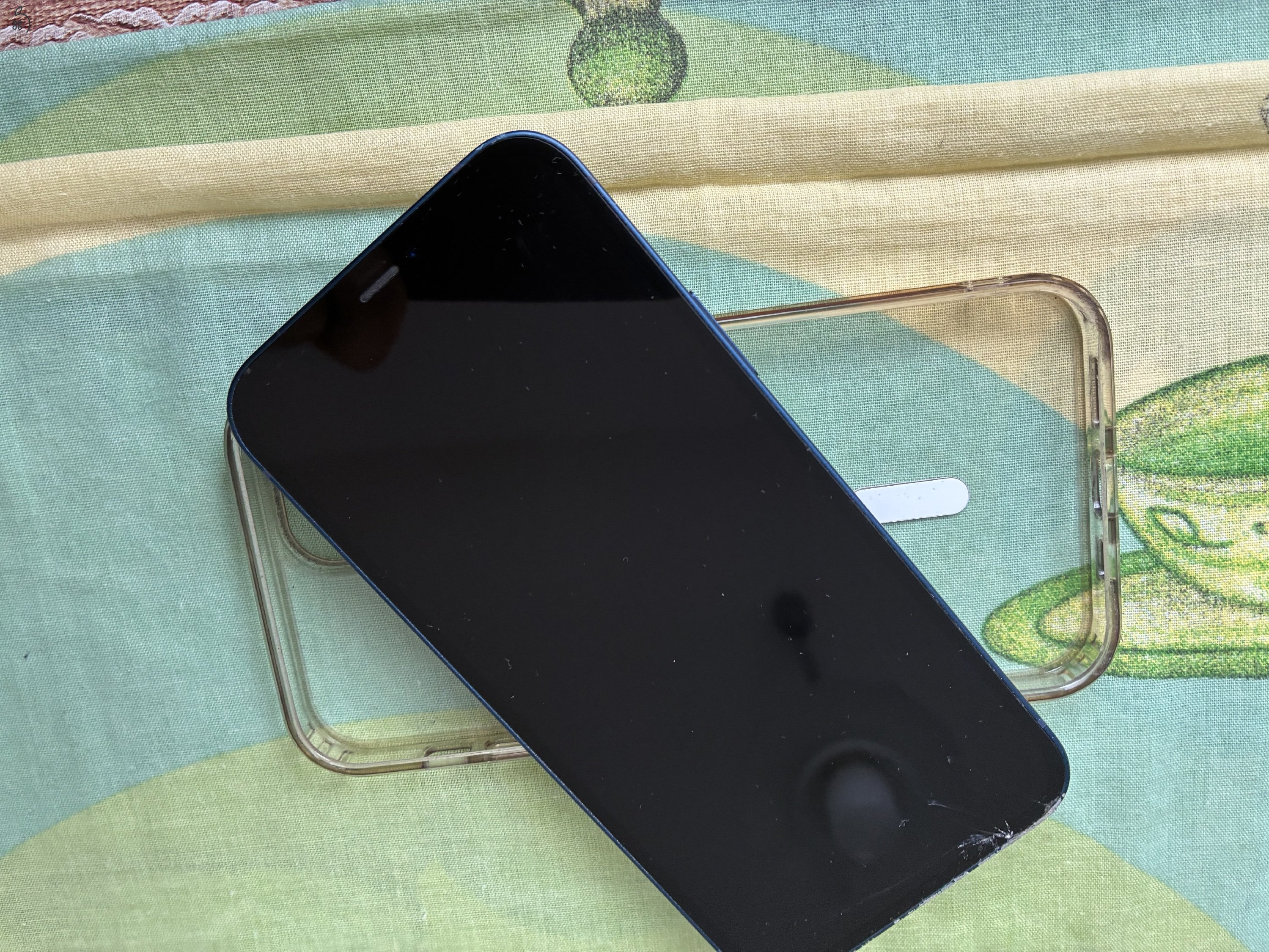 iPhone 12  --   kék  --  64 GB Sérült, szépséghibás.