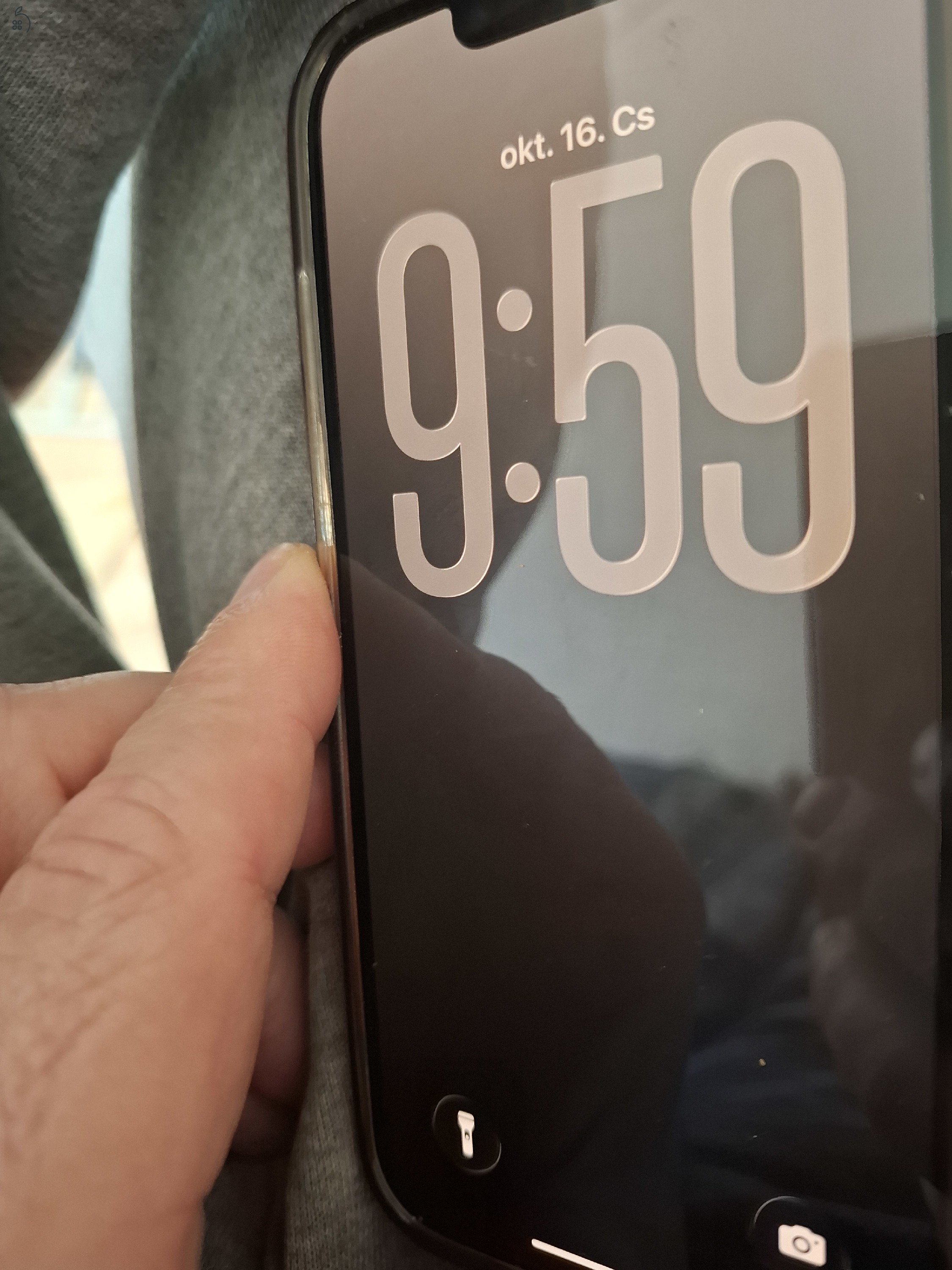 iPhone 16e 128GB, júniusi vásárlás,még32 hónap garancia,tok,új fólia,fix ár